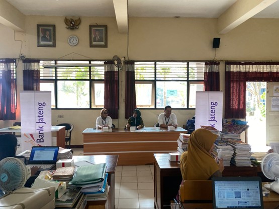 Guru dan Karyawan SMAN 1 Klirong Antusias Ikuti Sosialisasi Program Bank Jateng