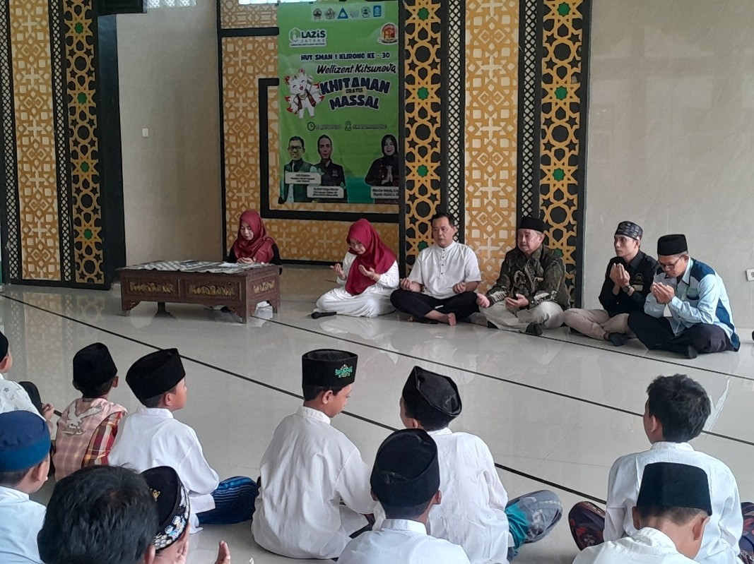 Sambut HUT ke-30, SMA Negeri 1  Klirong Gelar Sunatan Massal Gratis